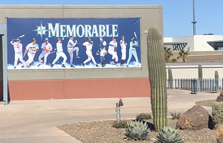 A bright, sunny day in Arizona as Mariners pitchers and catchers report