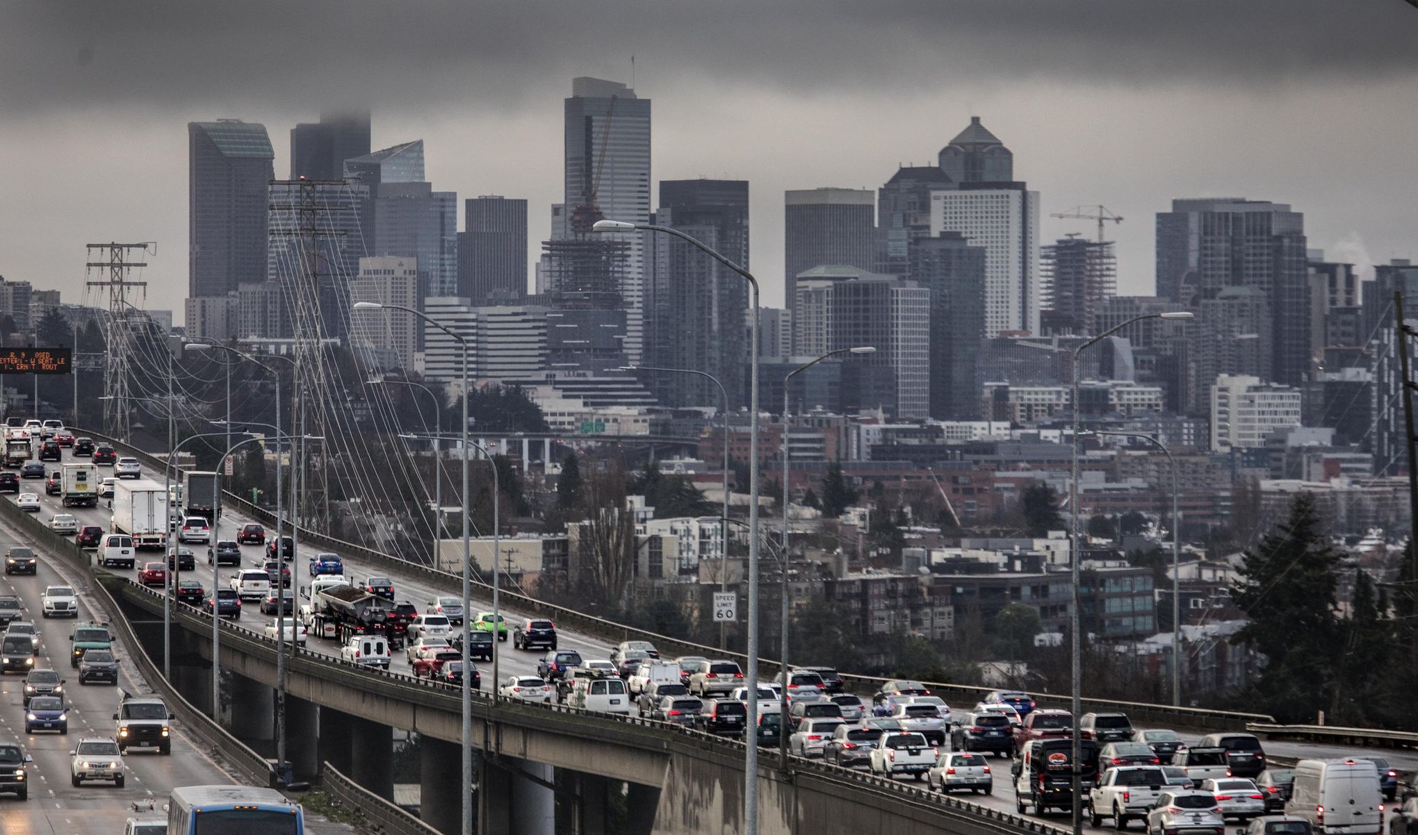 Время в сиэтле. Сиэтл Лос Анджелес. Дорога на Сиэтл фильм 2016. Seattle times фото. Congested City.