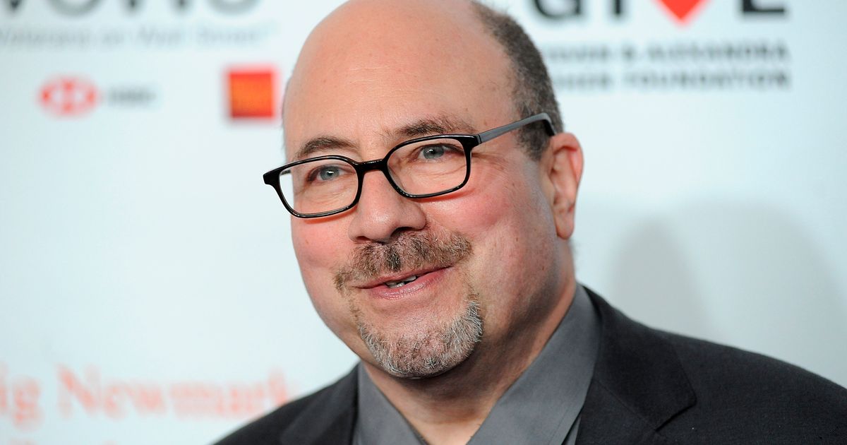 Craigslist founder donates 15 million for journalism ethics The(03)