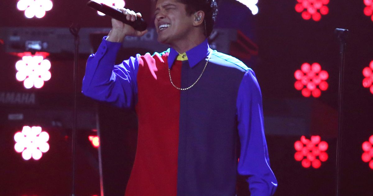 Bruno Mars scores with Super Bowl show – Orange County Register