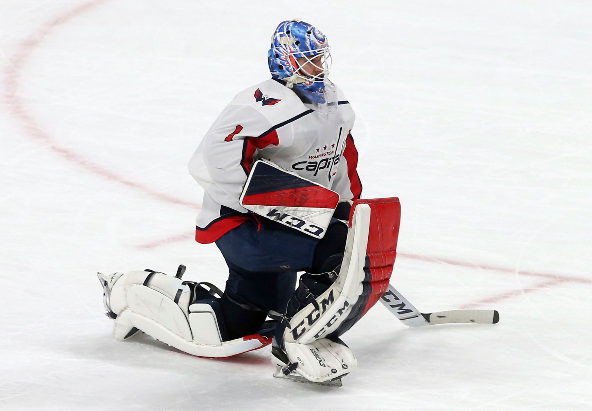 Pheonix Copley debuts 'clean' new Capitals goalie mask design featuring  repeating Screaming Eagle logo