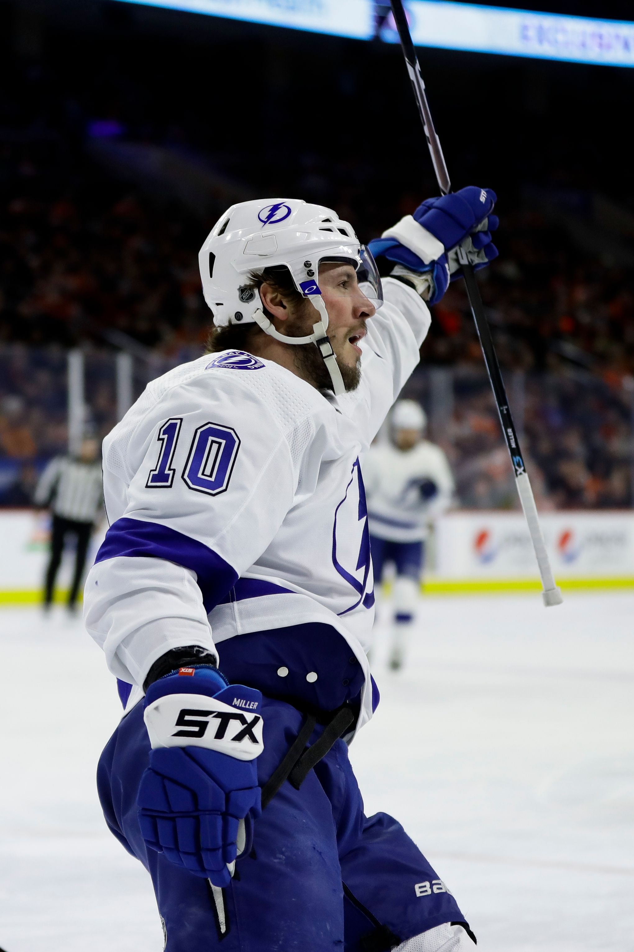 Johansson wins in debut, Paul has 2 power-play goals and Lightning