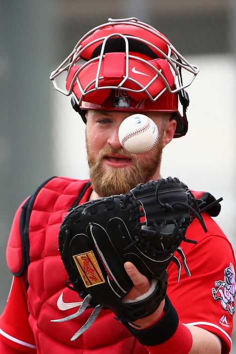 Tucker Barnhart, ready to win, 03/15/2022