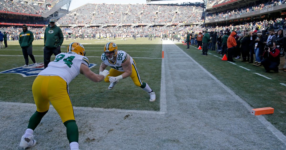 Chicago Bears halt pregame perk, ending Packers fan's suit