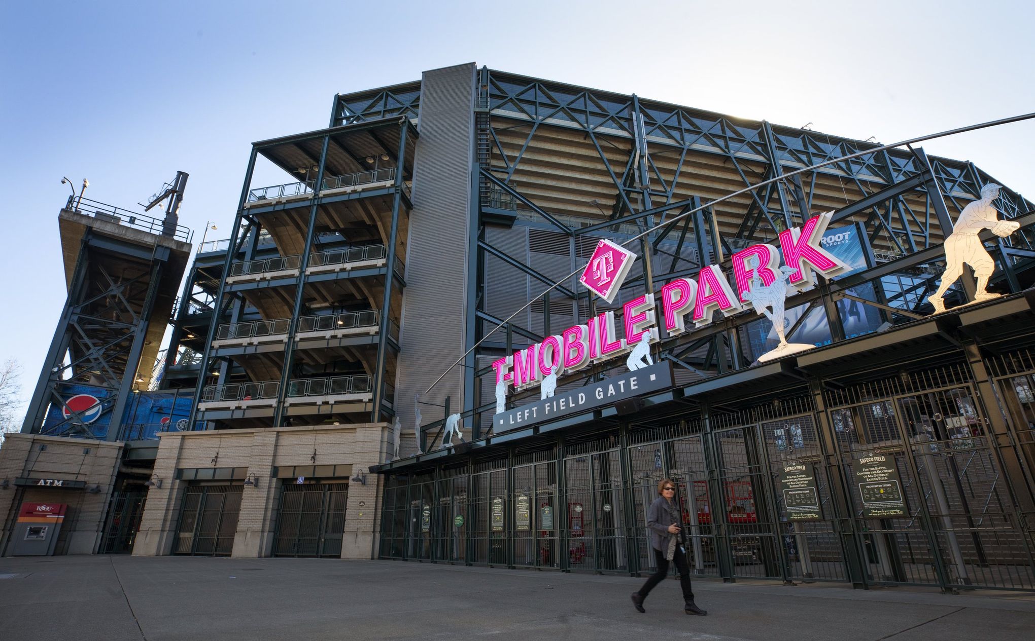 It's a Whole New Ballgame Welcome to Opening Day at T-Mobile Park! - T- Mobile Newsroom