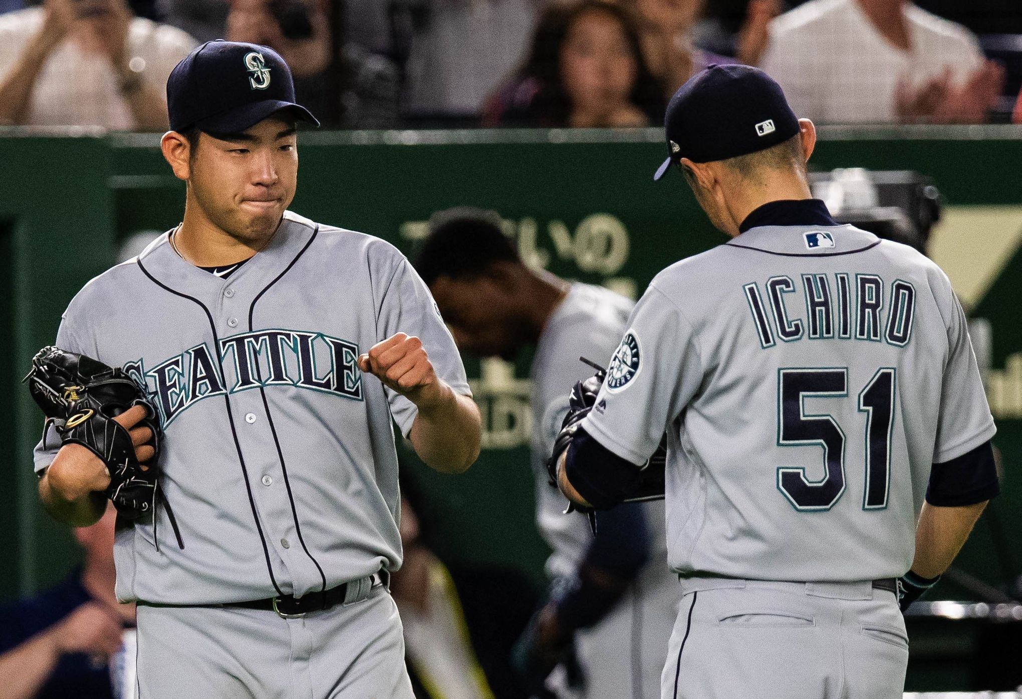 Ichiro announces retirement after emotional finale