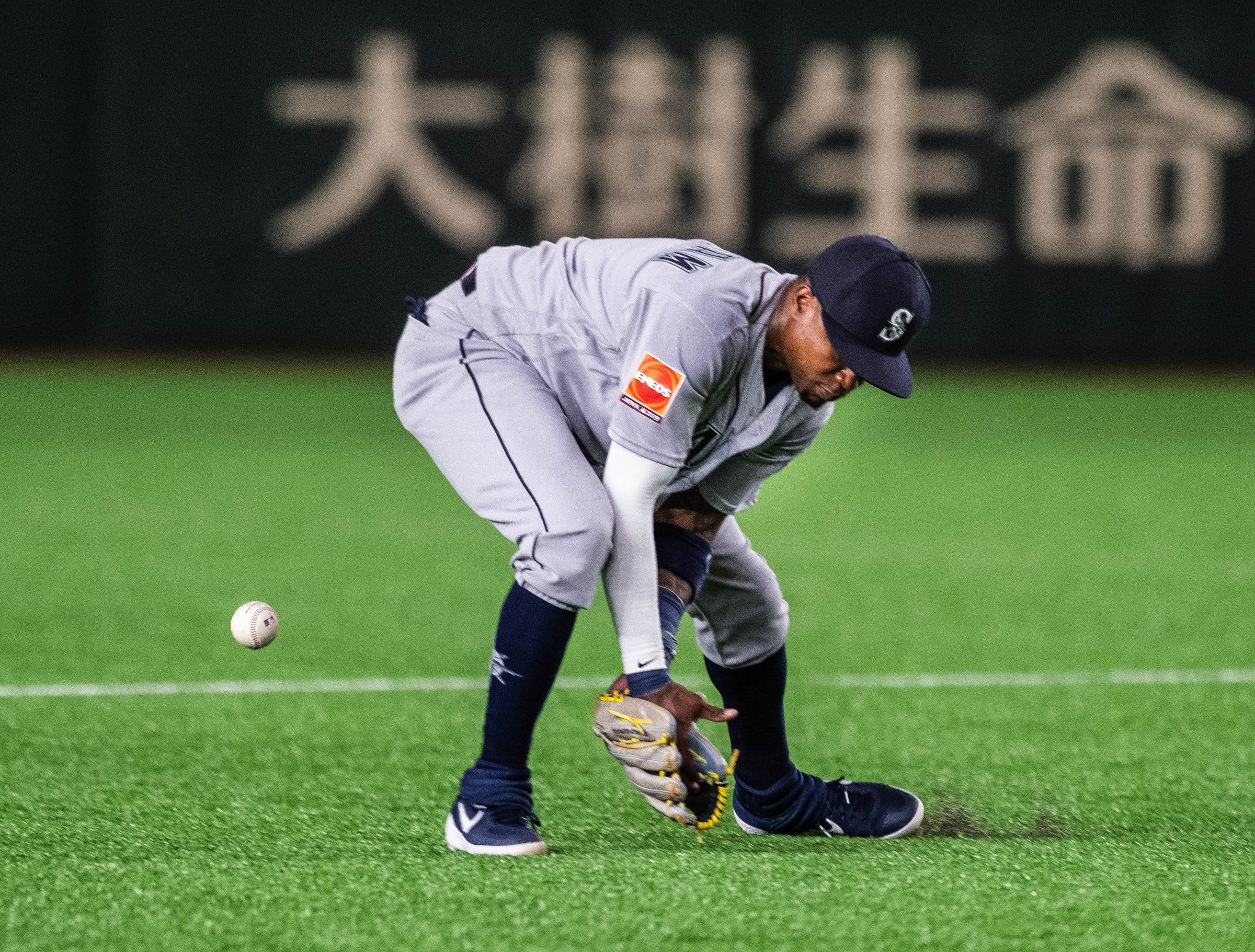 The slowest surface I've ever seen': Tokyo Dome turf yet another