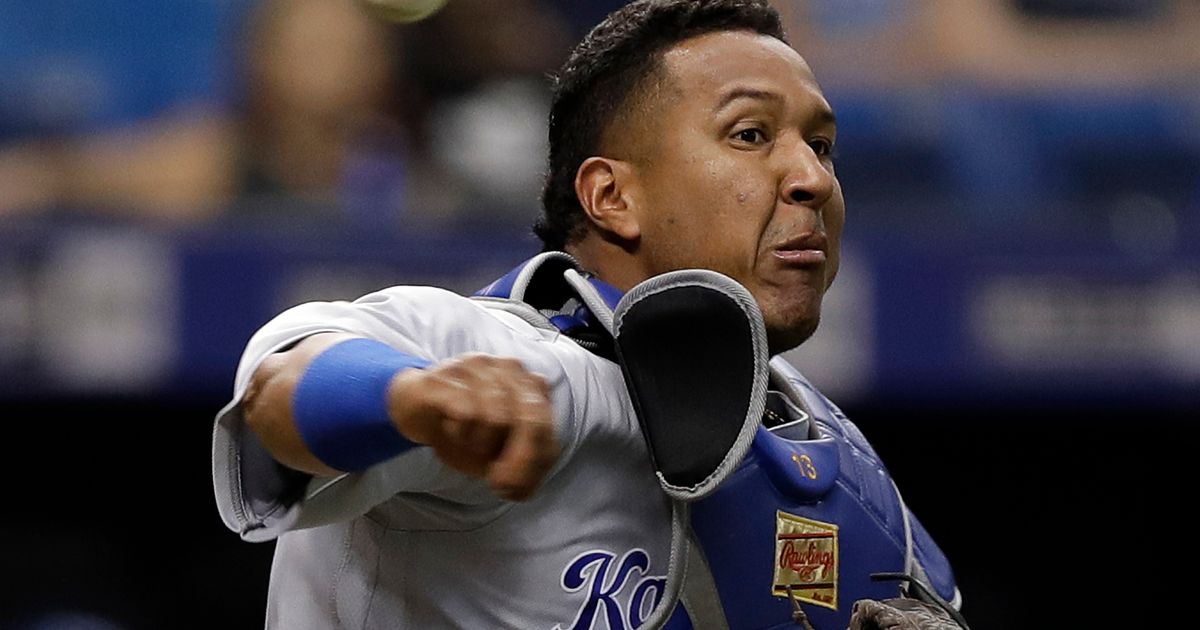 Royals' Salvador Perez to have Tommy John surgery - MLB Daily Dish