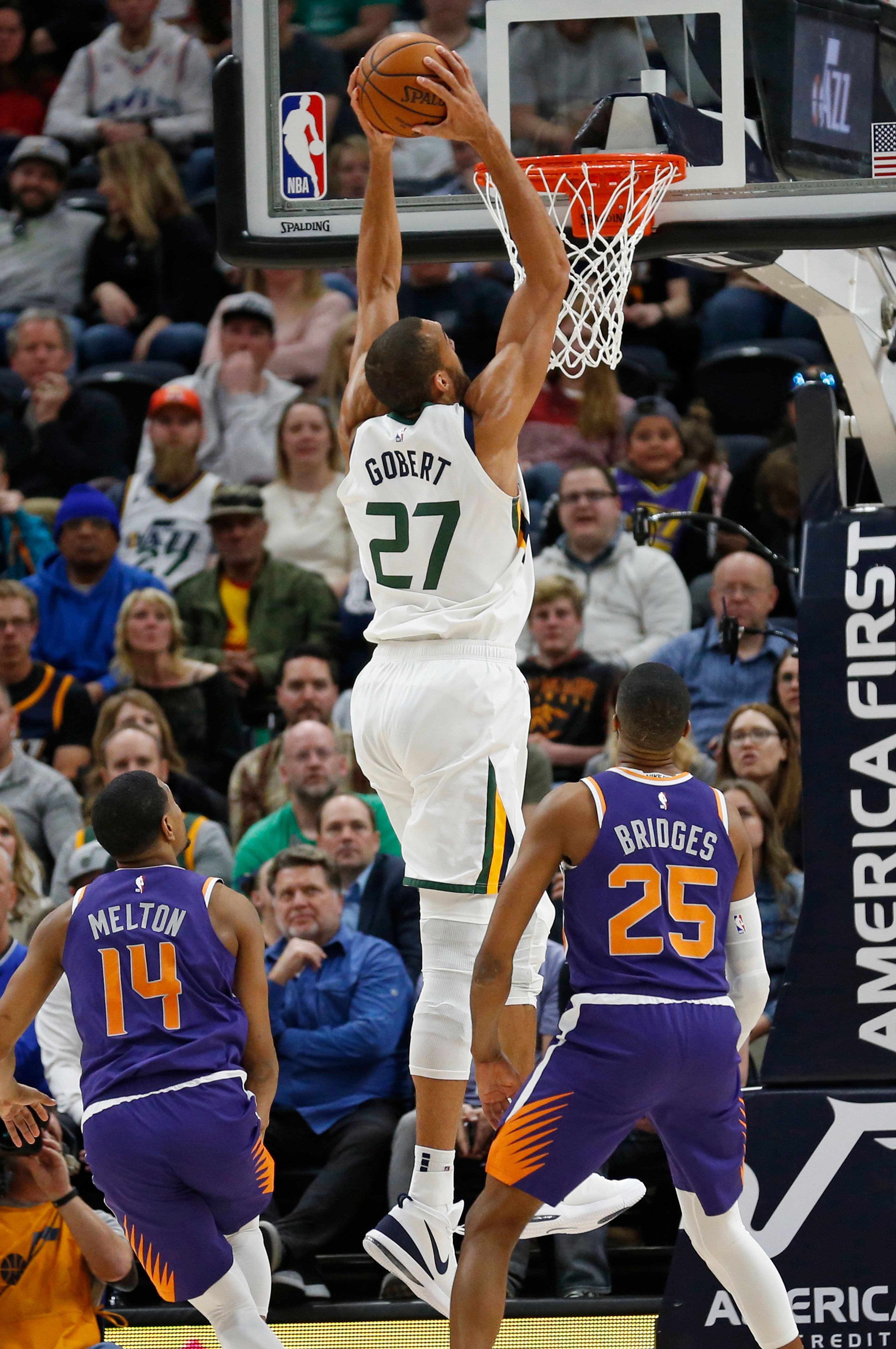 Gobert sets dunk record Jazz cruise despite Booker s 59 The Seattle Times