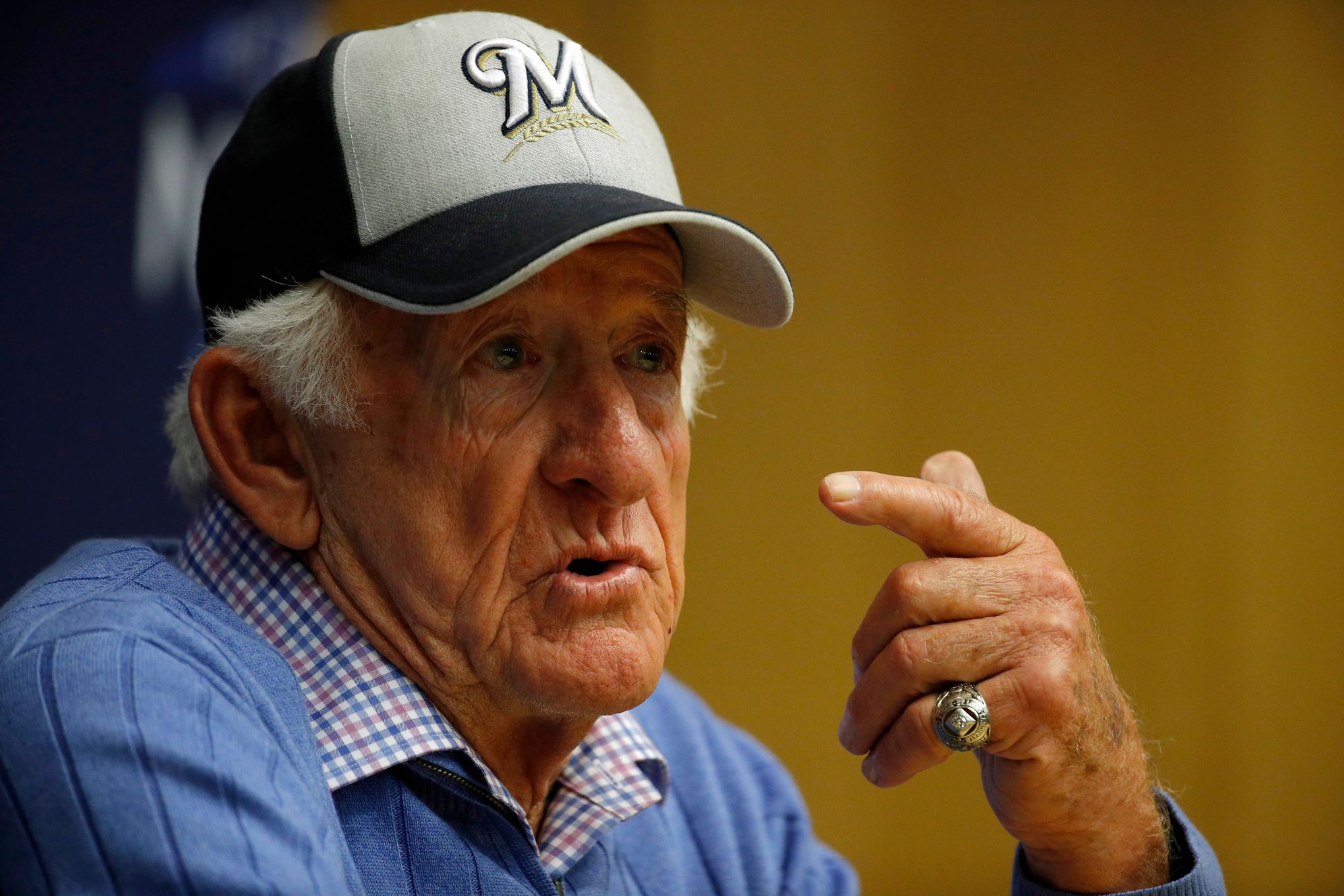 Veteran Milwaukee Brewers broadcaster Bob Uecker got playoff cut 
