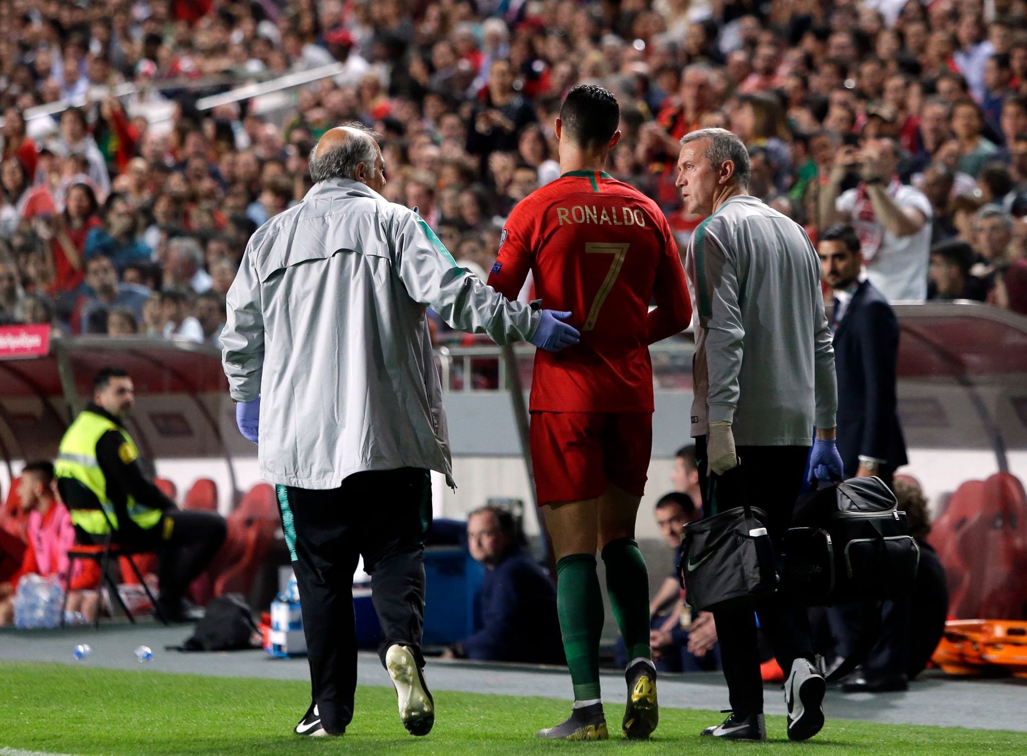 Cristiano Ronaldo injury, Portugal - Serbia