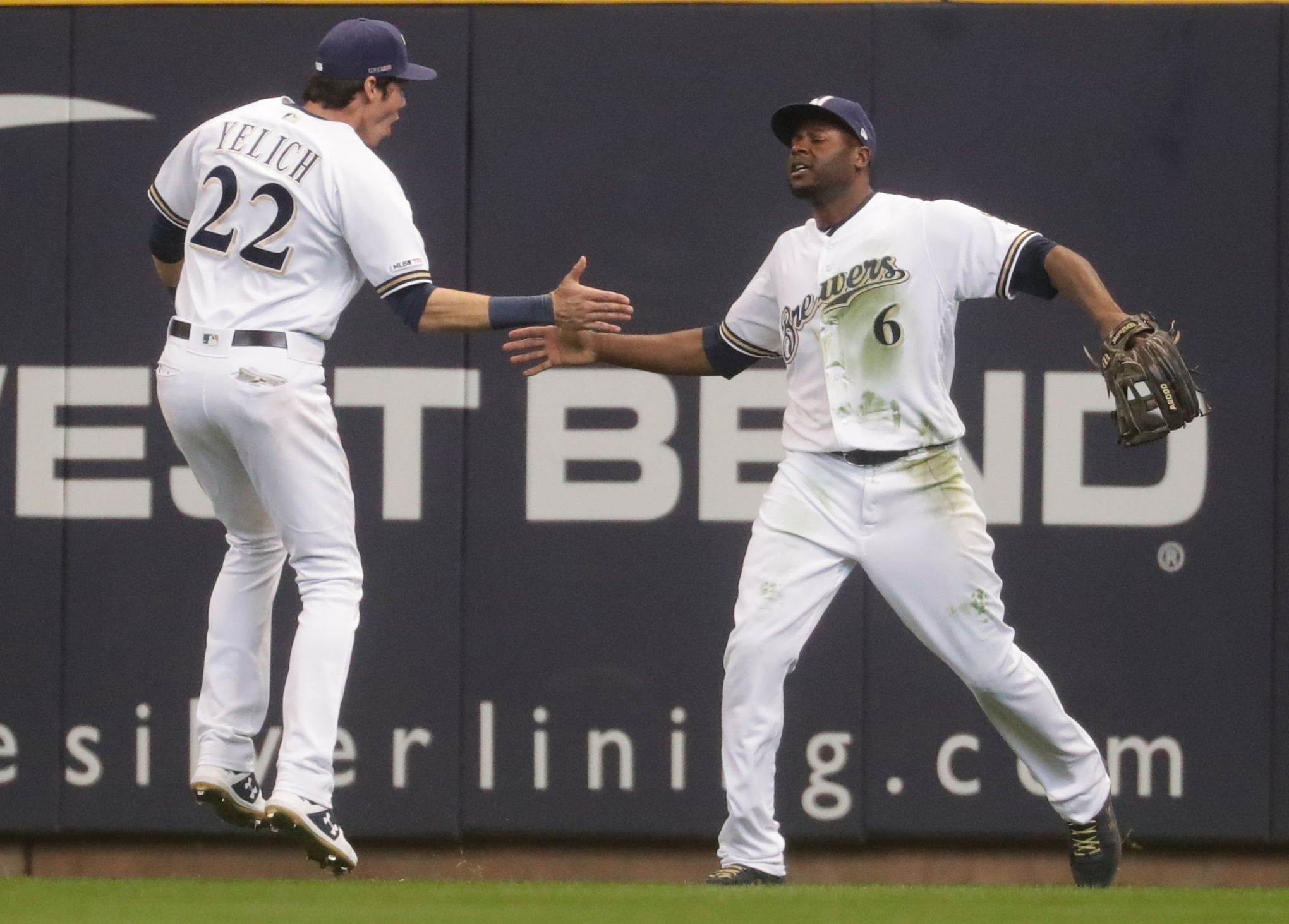 Lorenzo Cain CRASHES into the wall to rob a home run! 