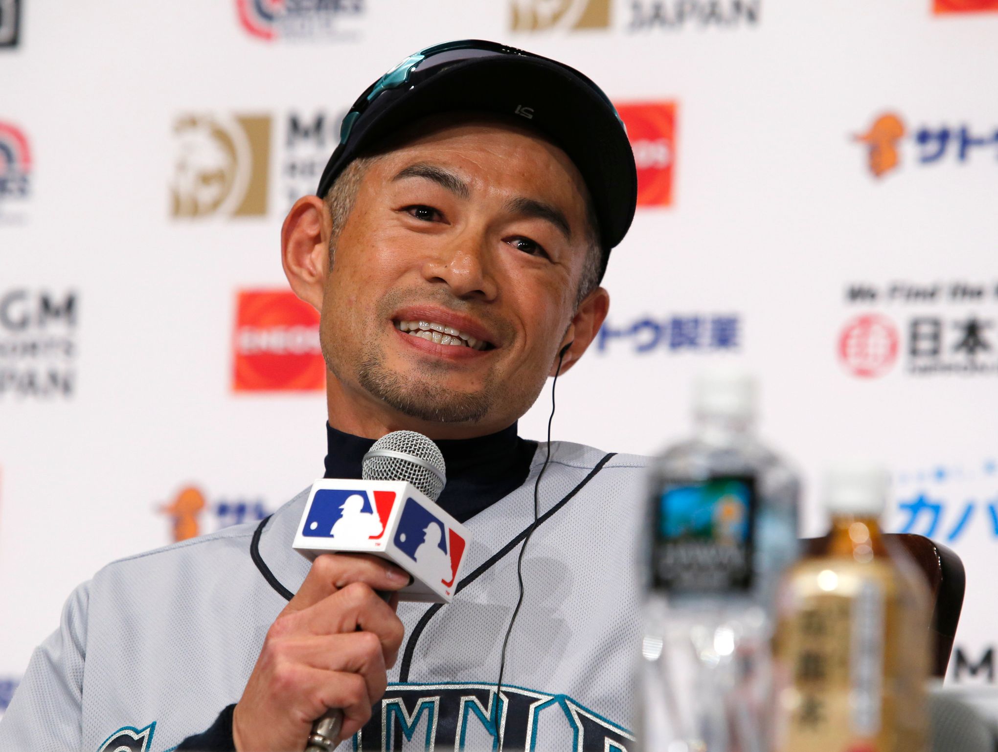 Ichiro Suzuki Heads With Mariners To Japan; Is Expected To Start