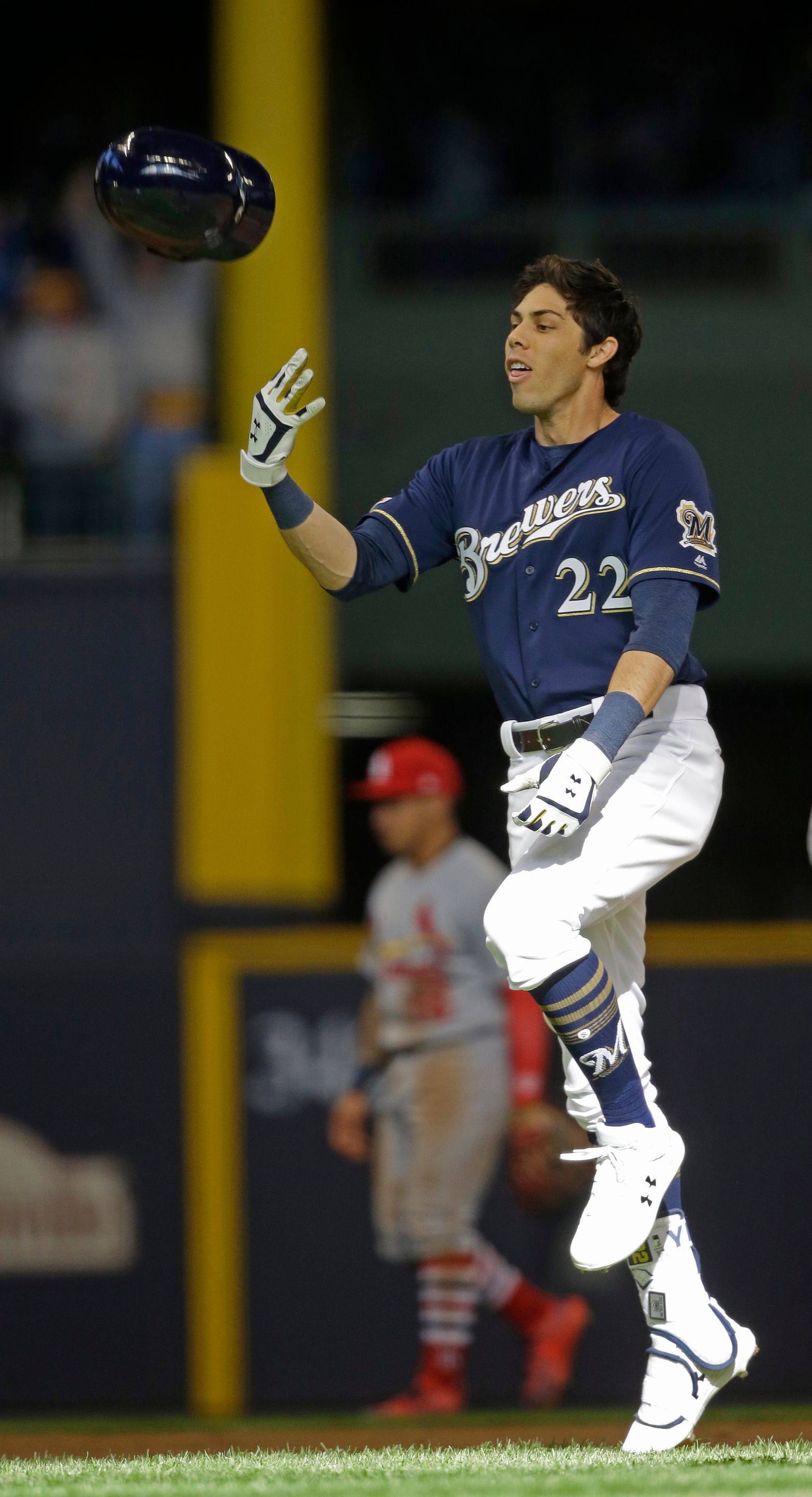 Christian Yelich powers Marlins past Cardinals 5-2