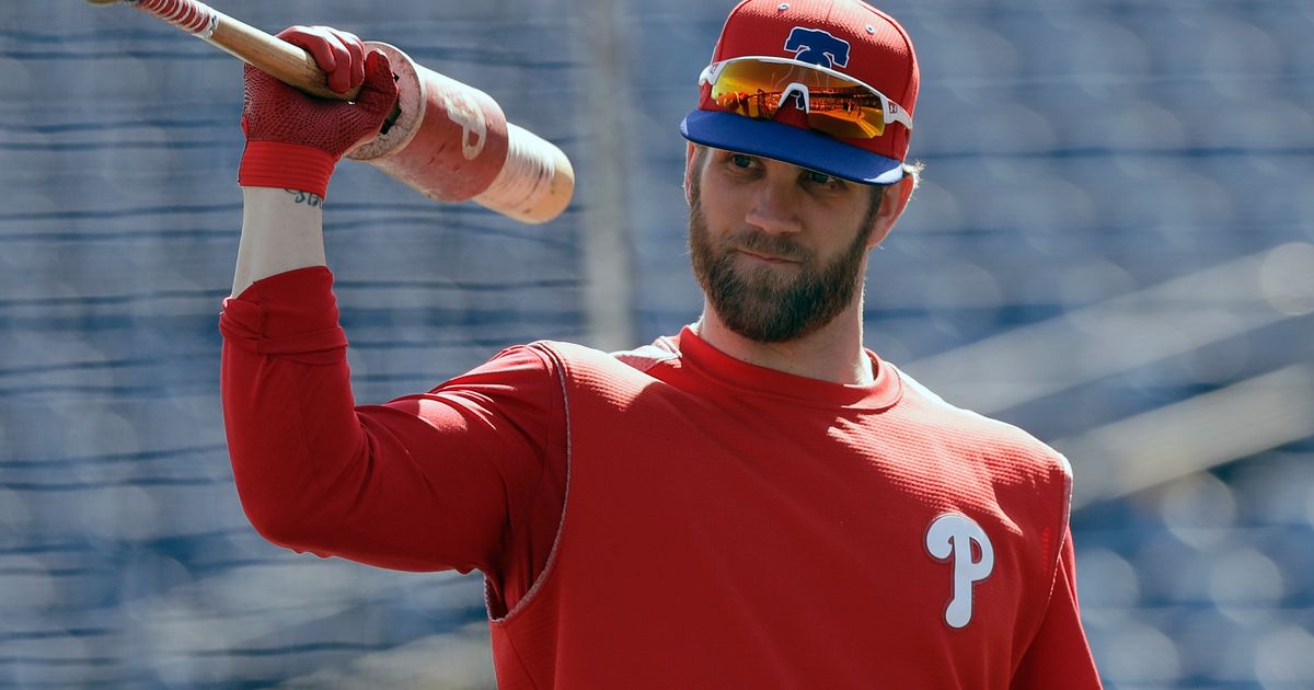 Phils' Harper Back, Still Hitless; Hinch Serves Suspension