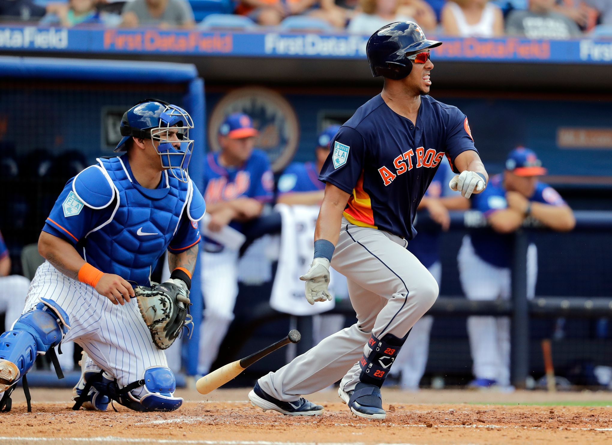 Brantley gets two hits in spring training debut 