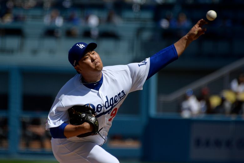 Joc Pederson receives his ring in his first game back at Chavez