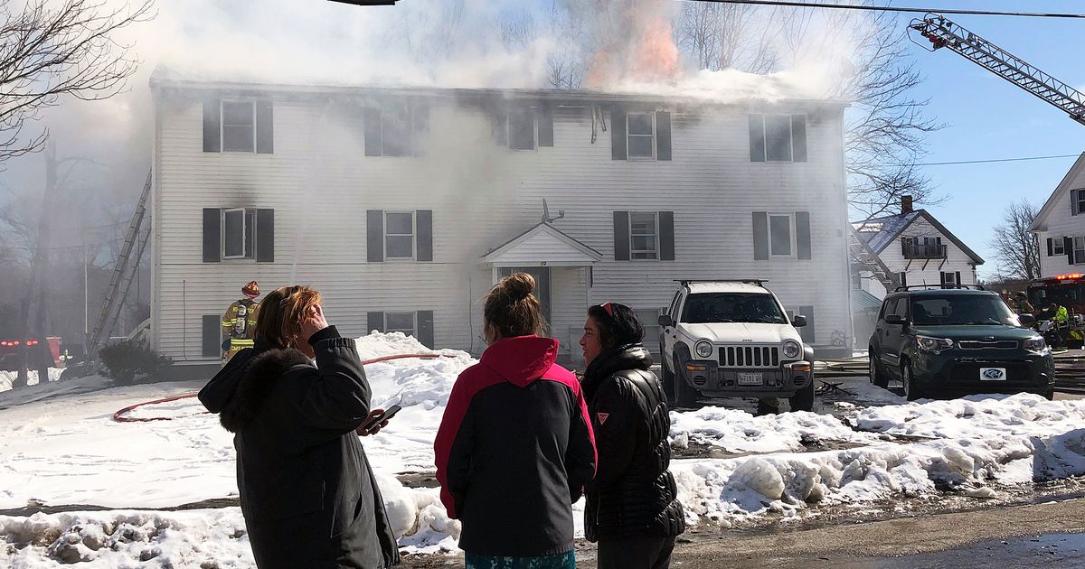 1 firefighter killed, 4 injured in Maine building fire The Seattle Times