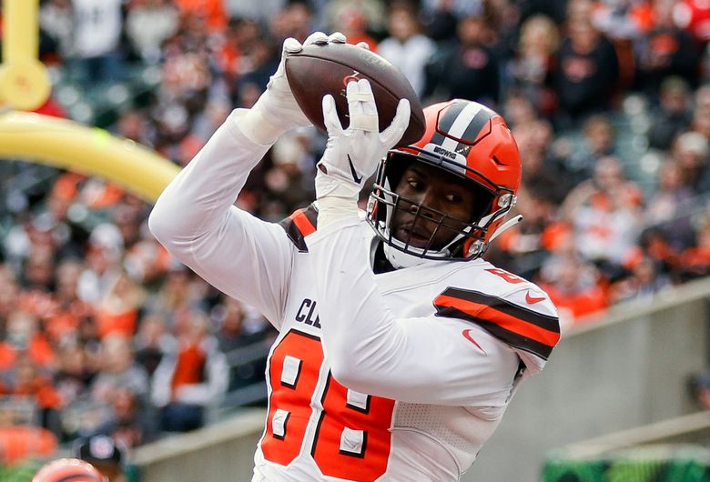 Browns release veteran tight end Darren Fells