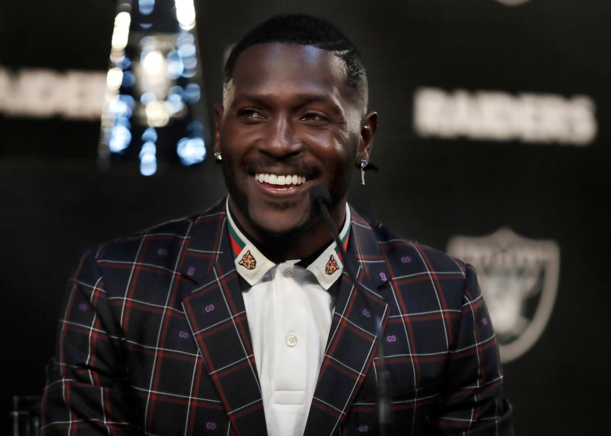 Time for Antonio Brown to be 'all in or all out' with Oakland Raiders, says  GM Mike Mayock, NFL News