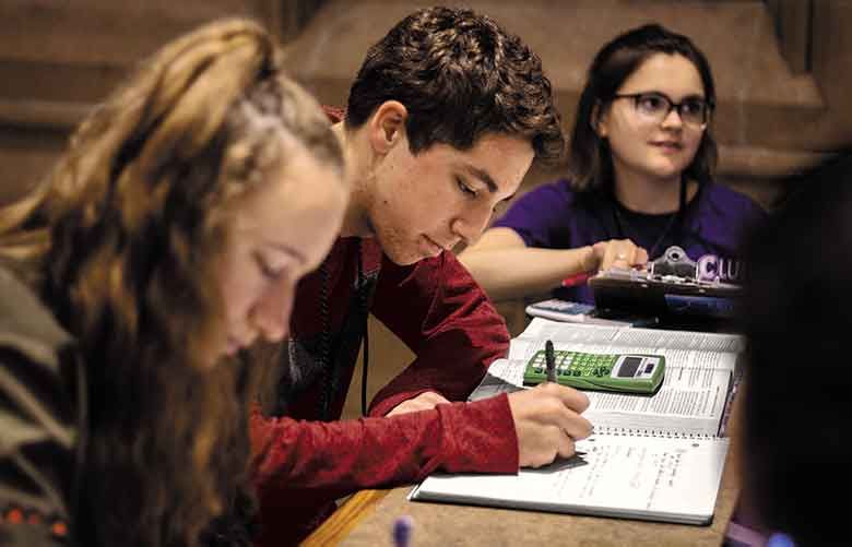 University of Washington students use CLUE, the Center for Learning and Undergraduate Enrichment, which offers tutoring and learning support to undergraduates. (Courtesy of Bryan Nakata / University of Washington)