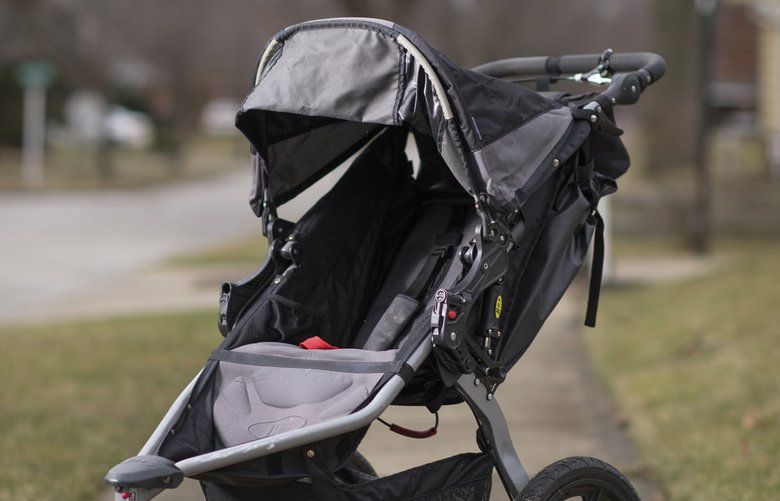 After hundreds of crashes, this BOB jogging stroller faced recall. Then Trump appointees stepped