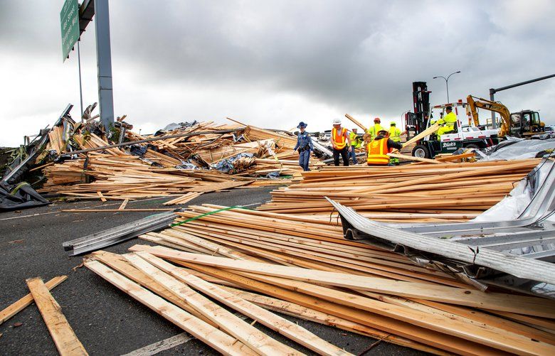 Crash involving semi in Everett shuts 2 lanes of southbound I-5 | The ...