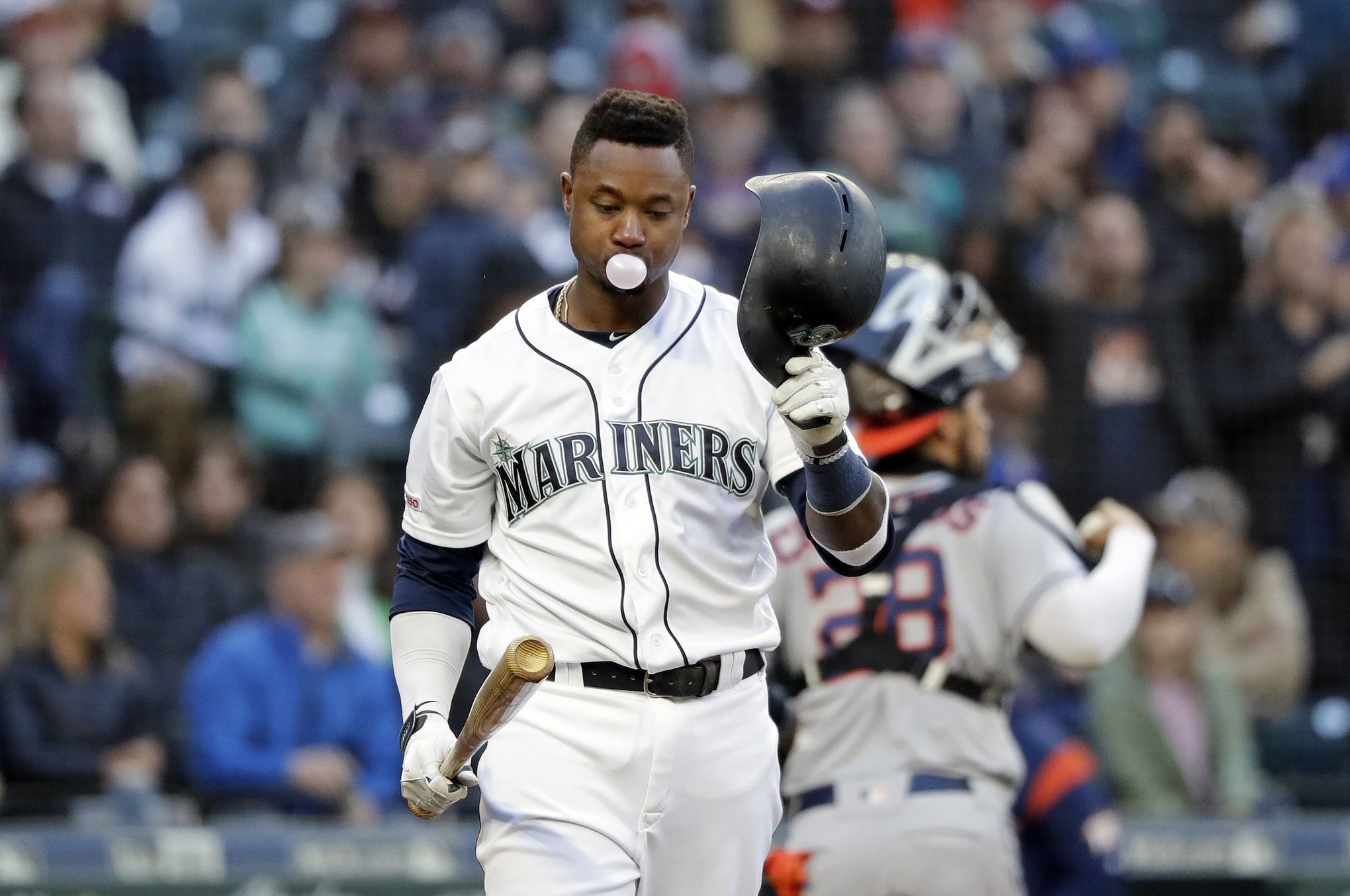 Verlander 1st 13-game winner, Astros beat Mariners 3-1