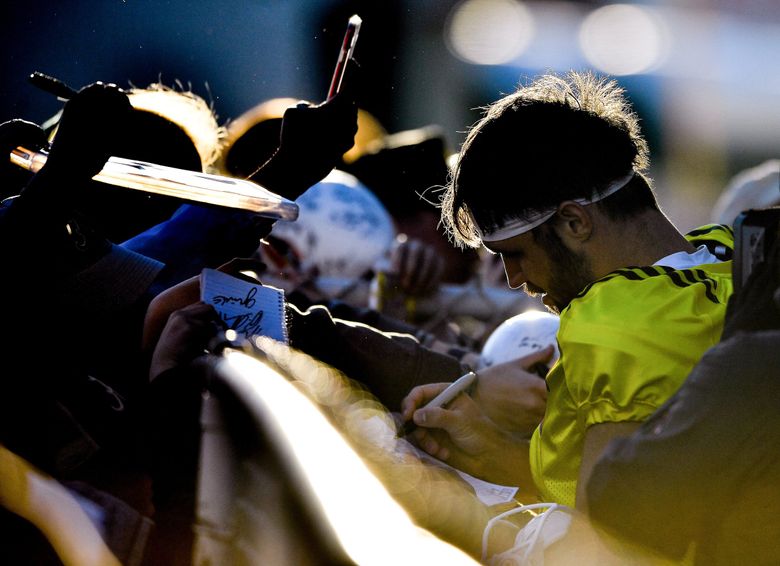 Payments, Free Food and N.F.L. Dreams Fuel an Indoor League Team - The New  York Times