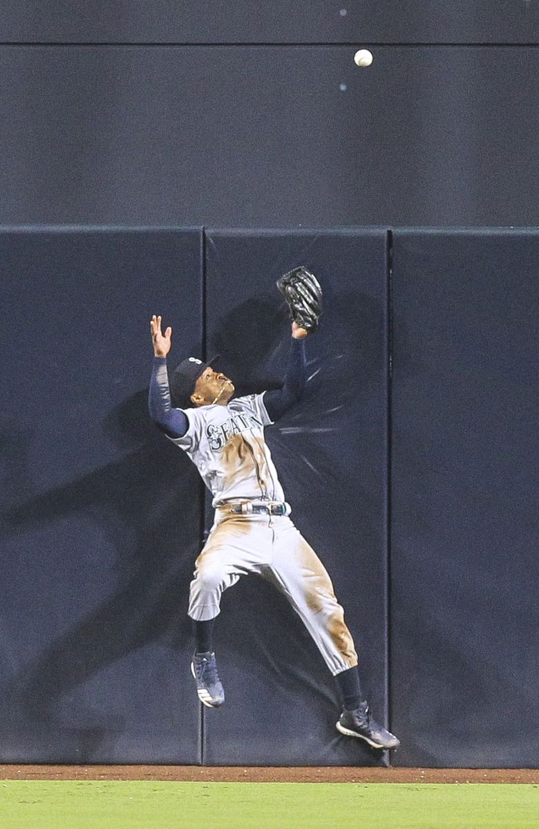 Mariners get bounced by Padres as Mallex Smith lets home run go off his  glove