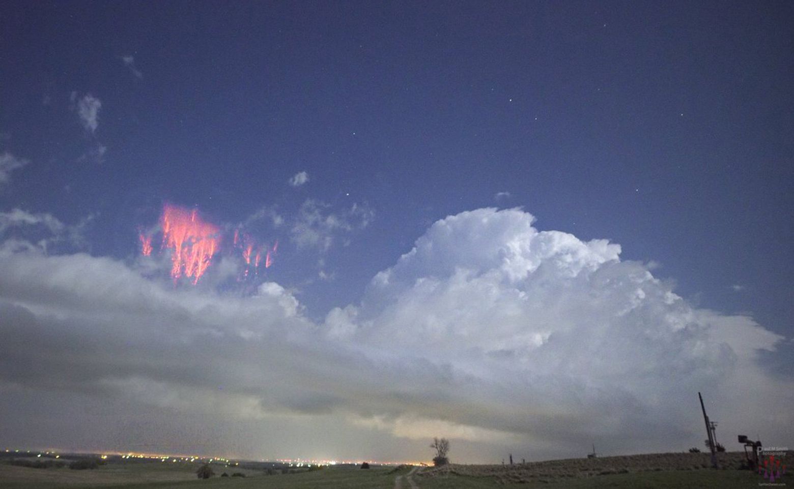 Elusive red sprites, like glowing jellyfish in the night sky, photographed  in Oklahoma | The Seattle Times