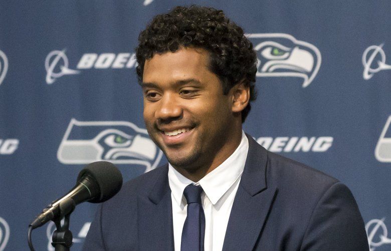 Seahawks QB Russell Wilson gifts his offensive linemen 12,000 each in