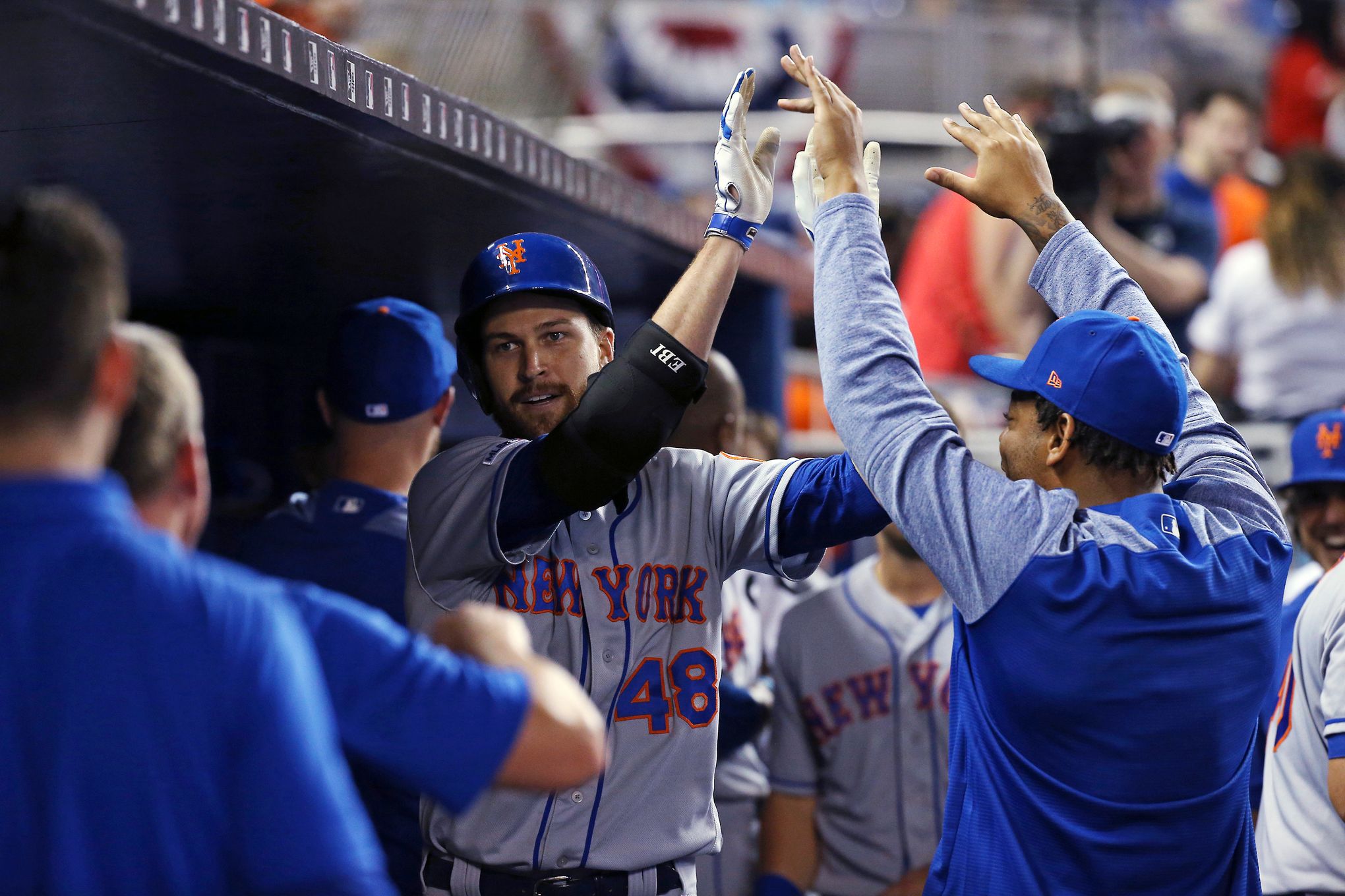 Mets get gem from Jacob deGrom, beat Marlins for 7th straight win