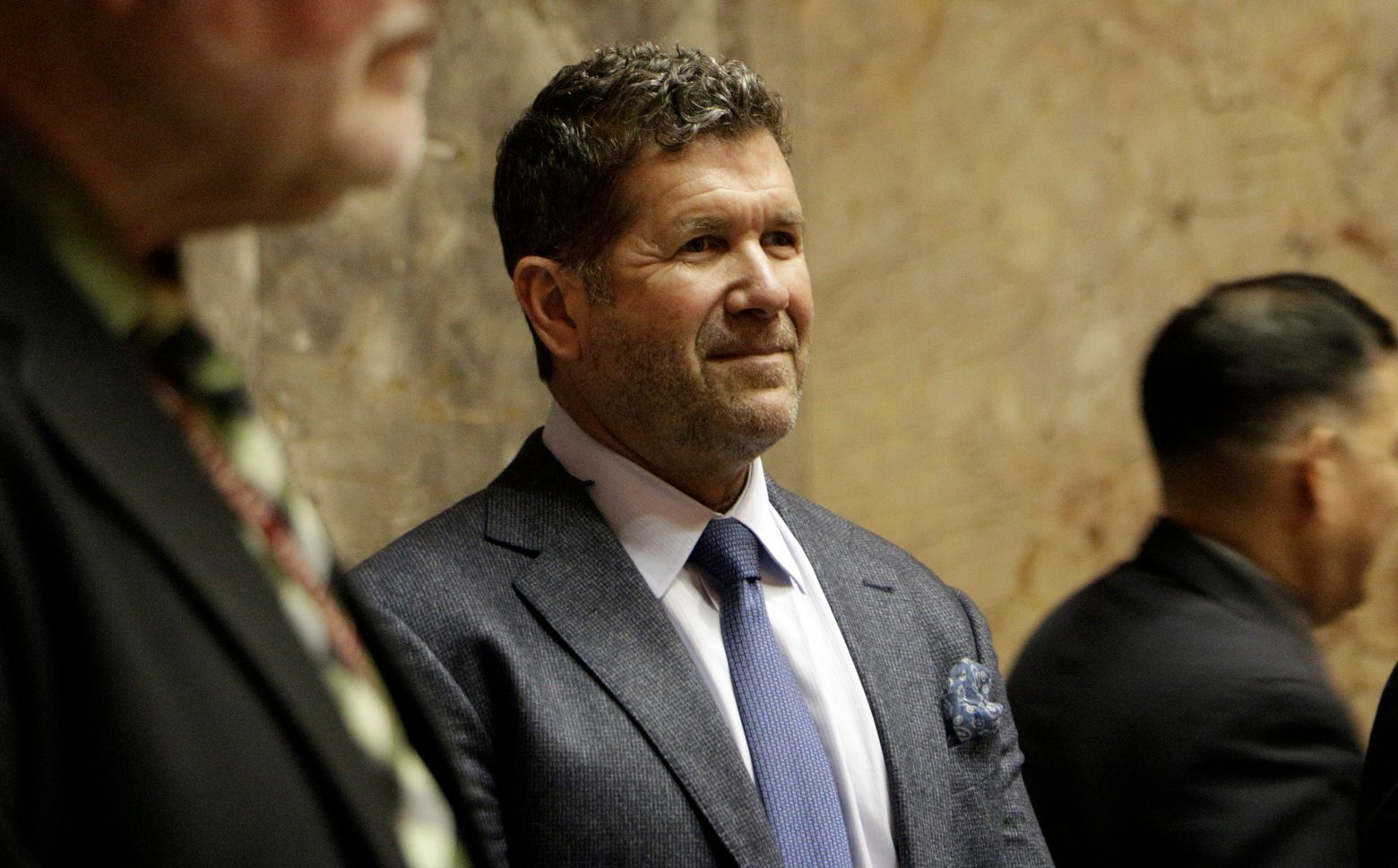 Washington Senate honors former Mariner Edgar Martinez