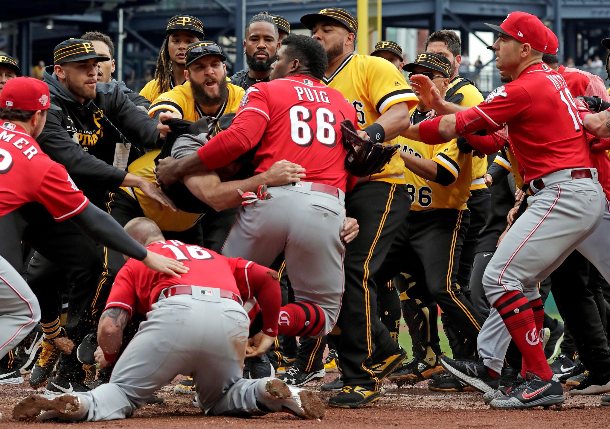Reds-Pirates brawl: Benches clear, Yasiel Puig among five ejected in  Pittsburgh - Sports Illustrated