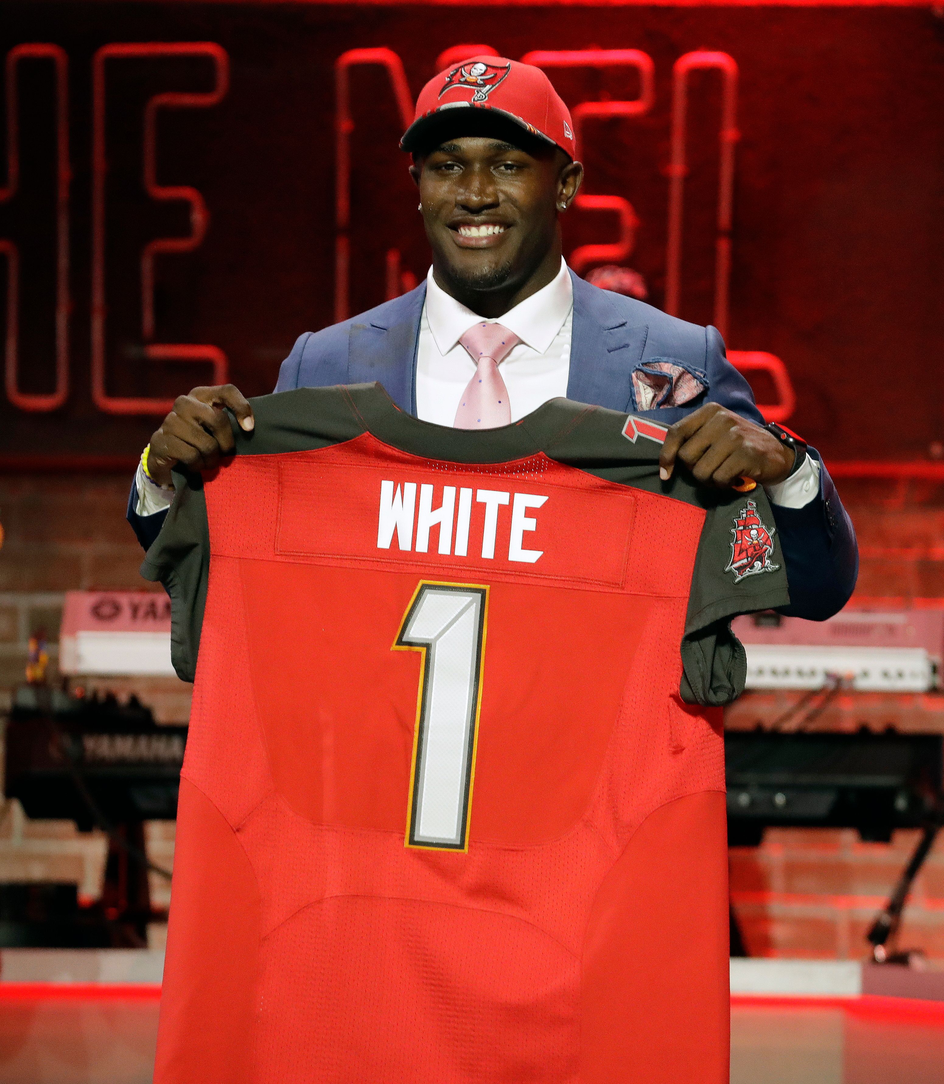 Devin White Bucs shop Jersey man hats