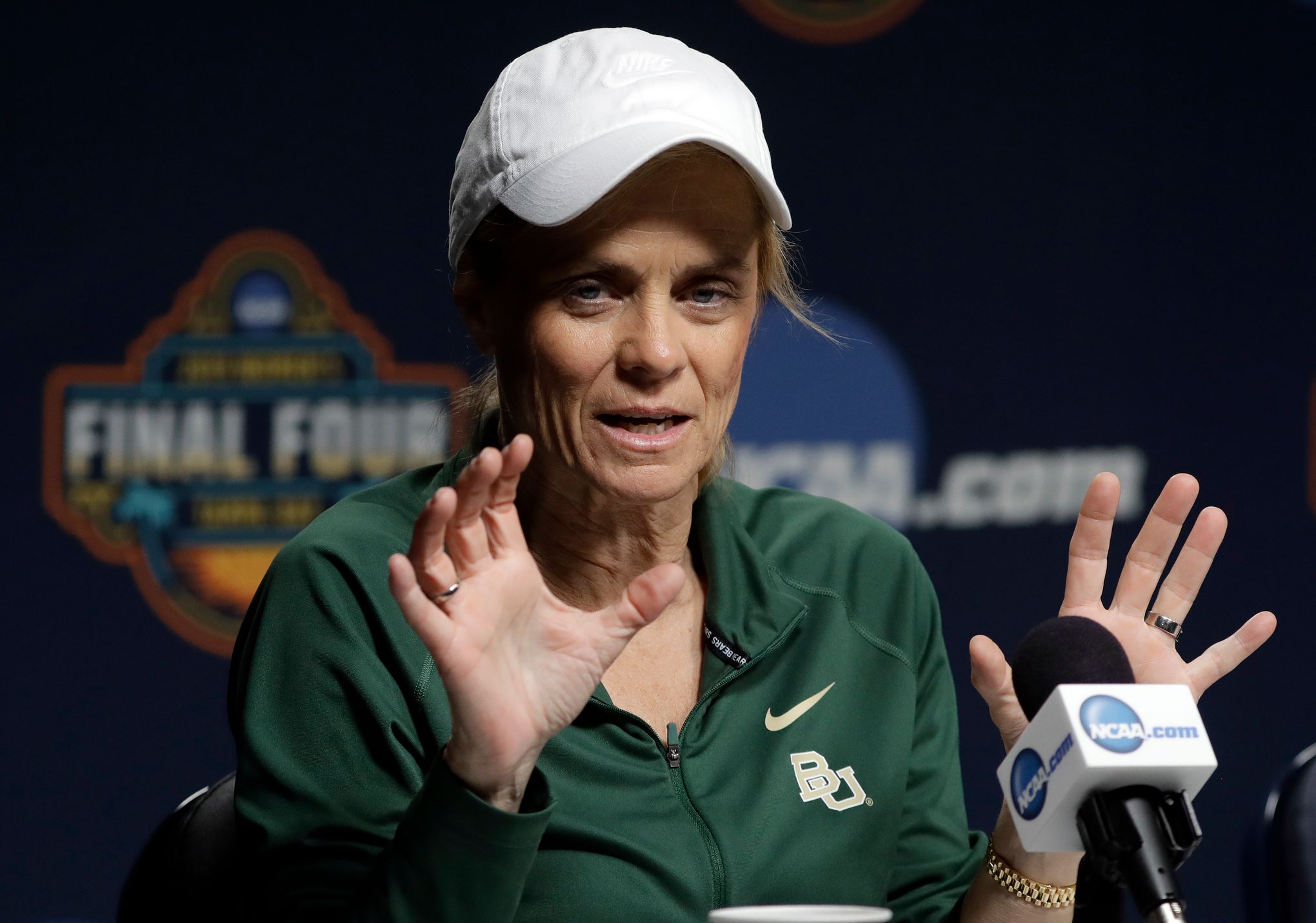 Mulkey mixes family with winning big at Baylor | The Seattle Times