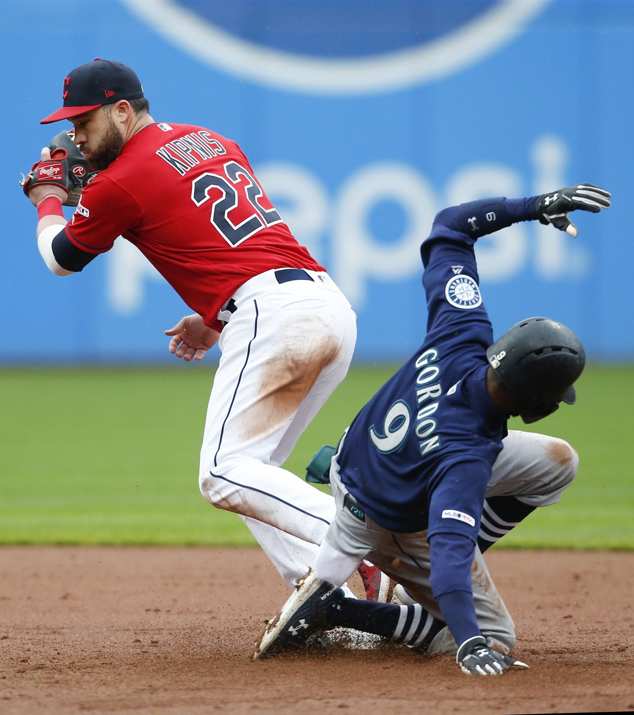 Mariners hit season low with 4-1 loss to Washington Nationals