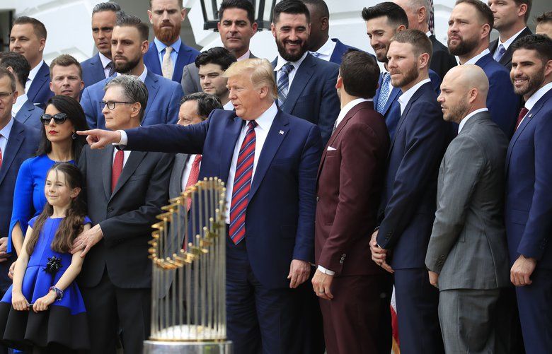 Against backdrop of controversy, Red Sox honored by Trump