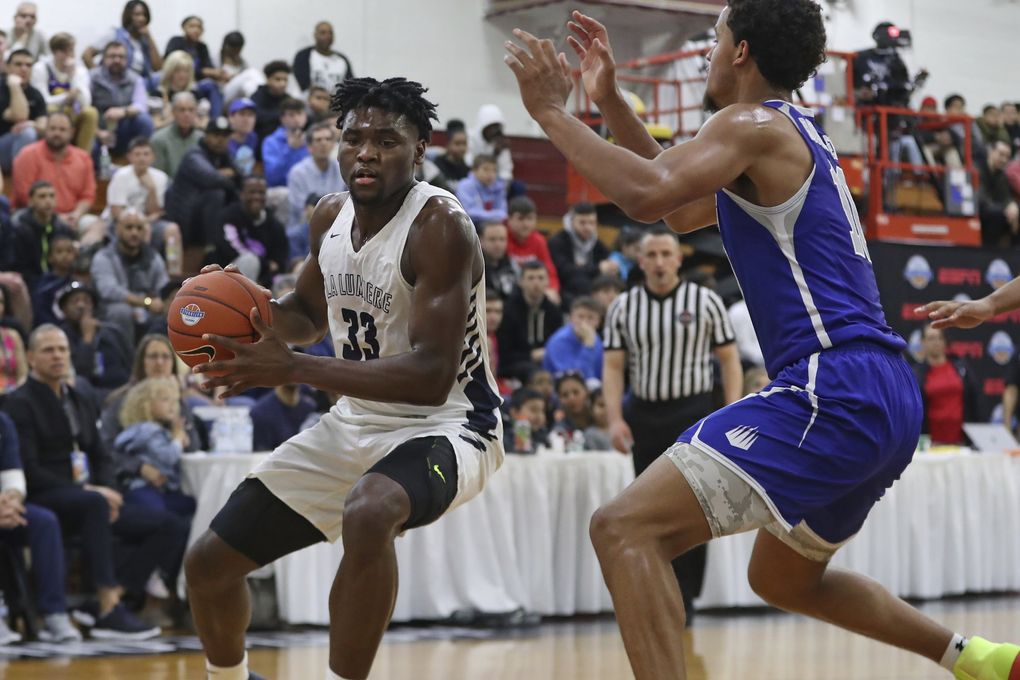 La Lumiere’s Isaiah Stewart in action against IMG Academy in the Boys Final game at the Geico High School Basketball Nationals in the Queens borough of New York on Saturday, April 6, 2019. (Gregory Payan / AP)
