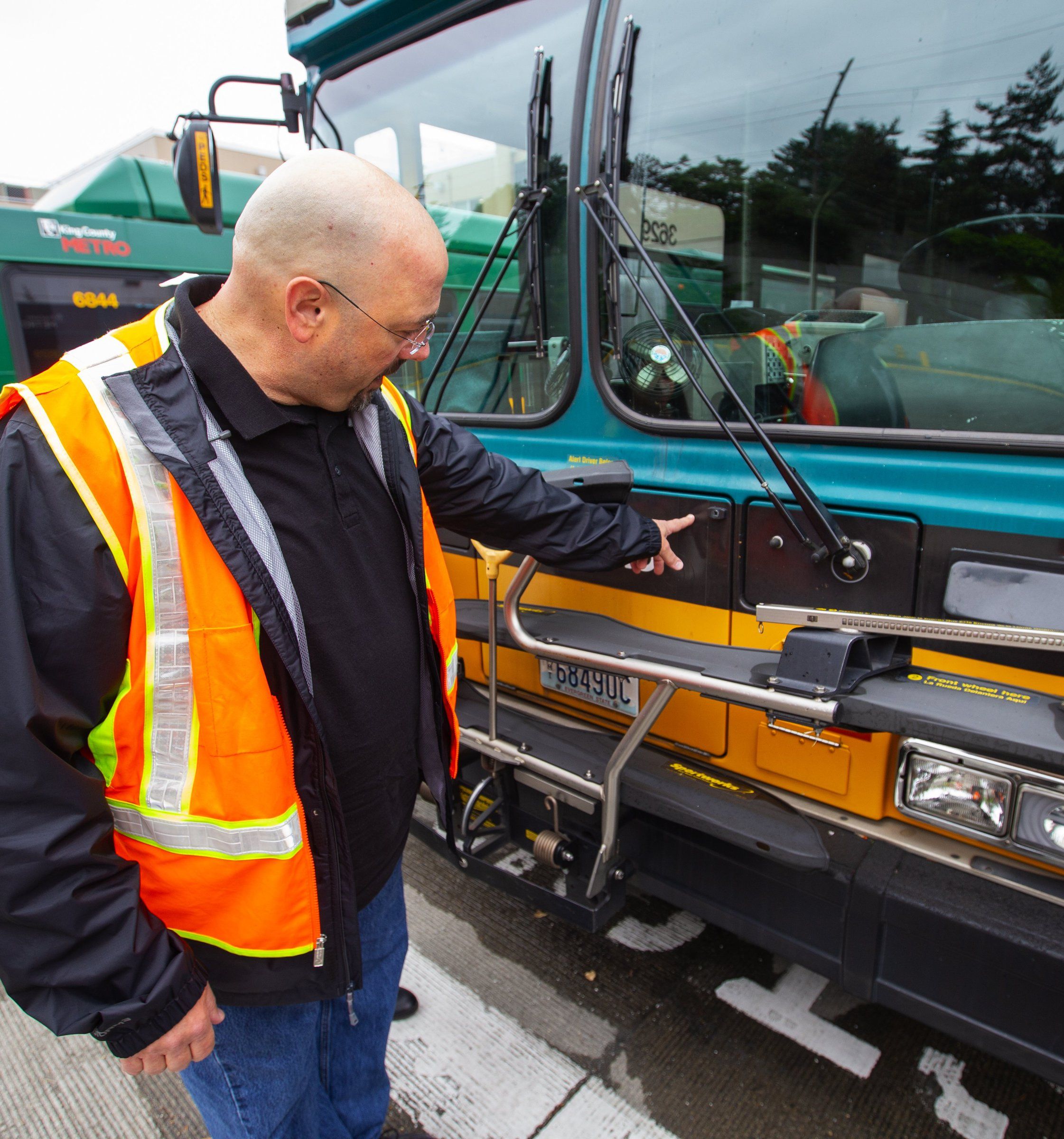 After surviving a gunman's bullet, quick-thinking Metro driver