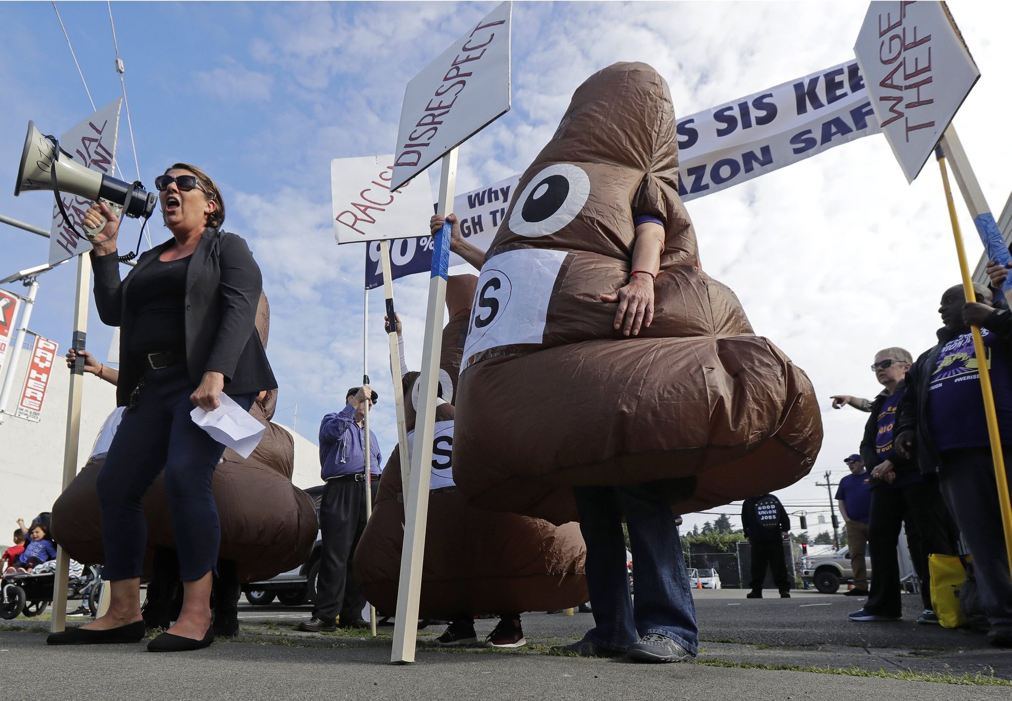 Amazon switches to union security contractors; 1,066 laid-off workers may  apply for new jobs | The Seattle Times