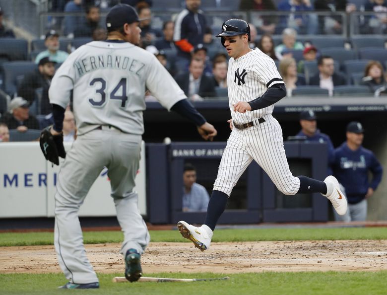 Yankees watching Jay Bruce, Mike Tauchman battle it out