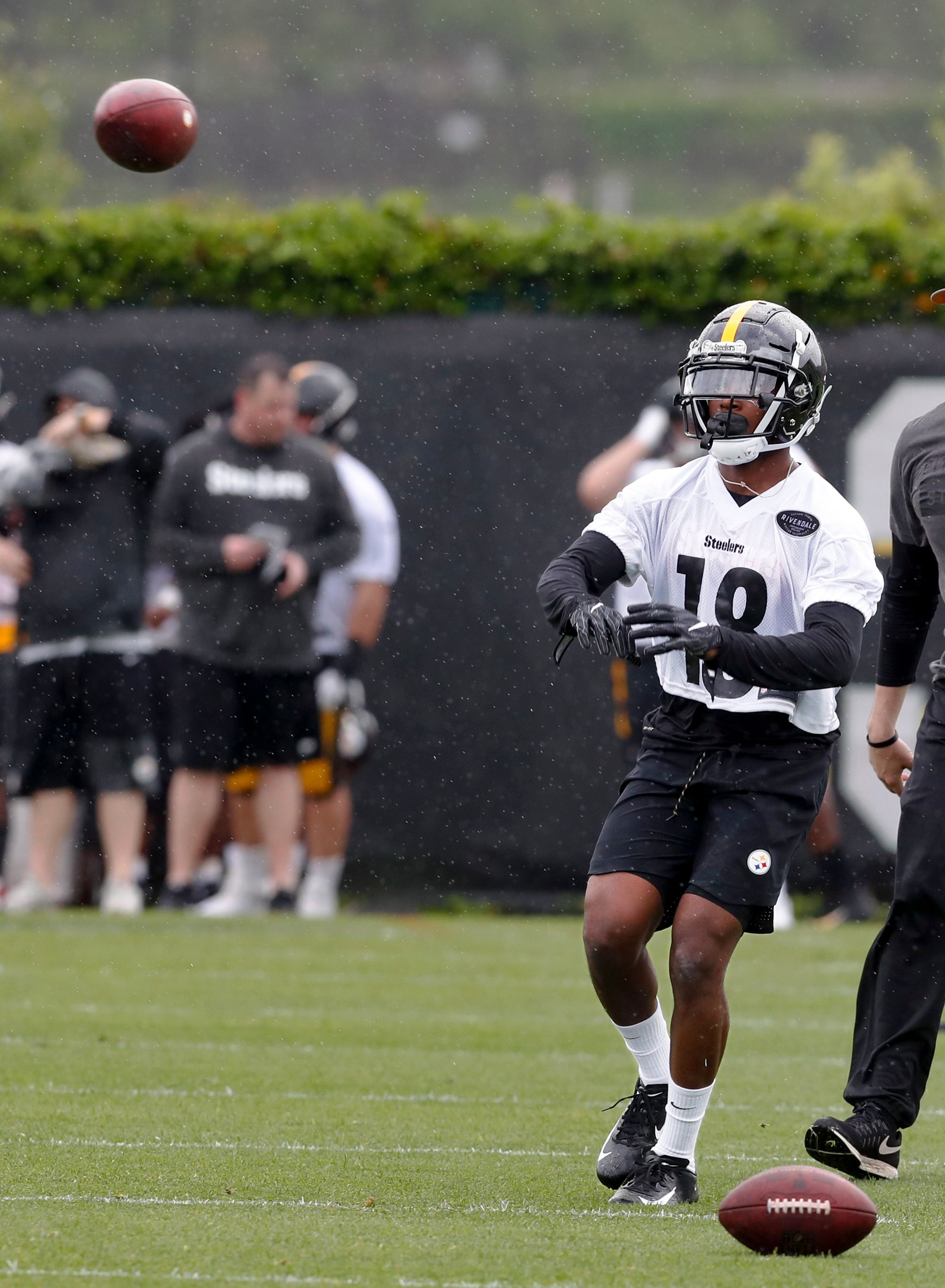 Pittsburgh Steelers: Profiling WR No. 84 Antonio Brown