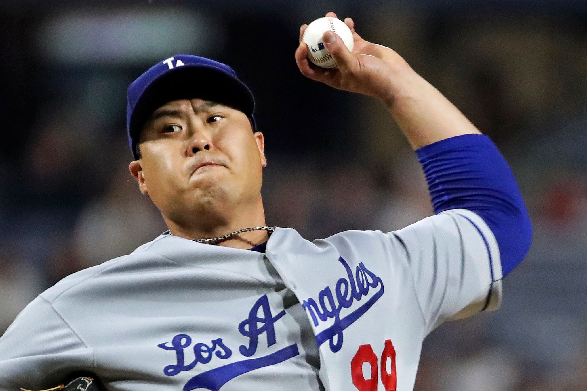 Ryu's shutout streak ends; Dodgers still roll by Pirates 7-2