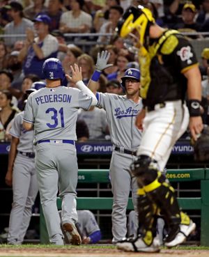 Ryu's shutout streak ends; Dodgers still roll by Pirates 7-2