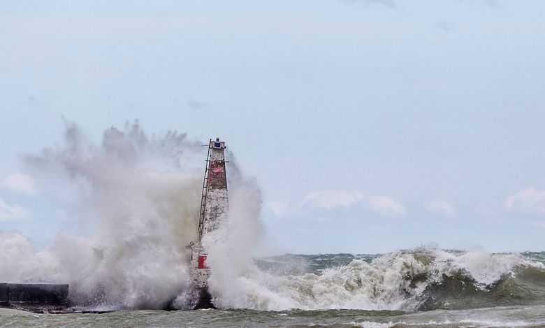 Great Lakes water levels surge, some record highs predicted | The Seattle  Times