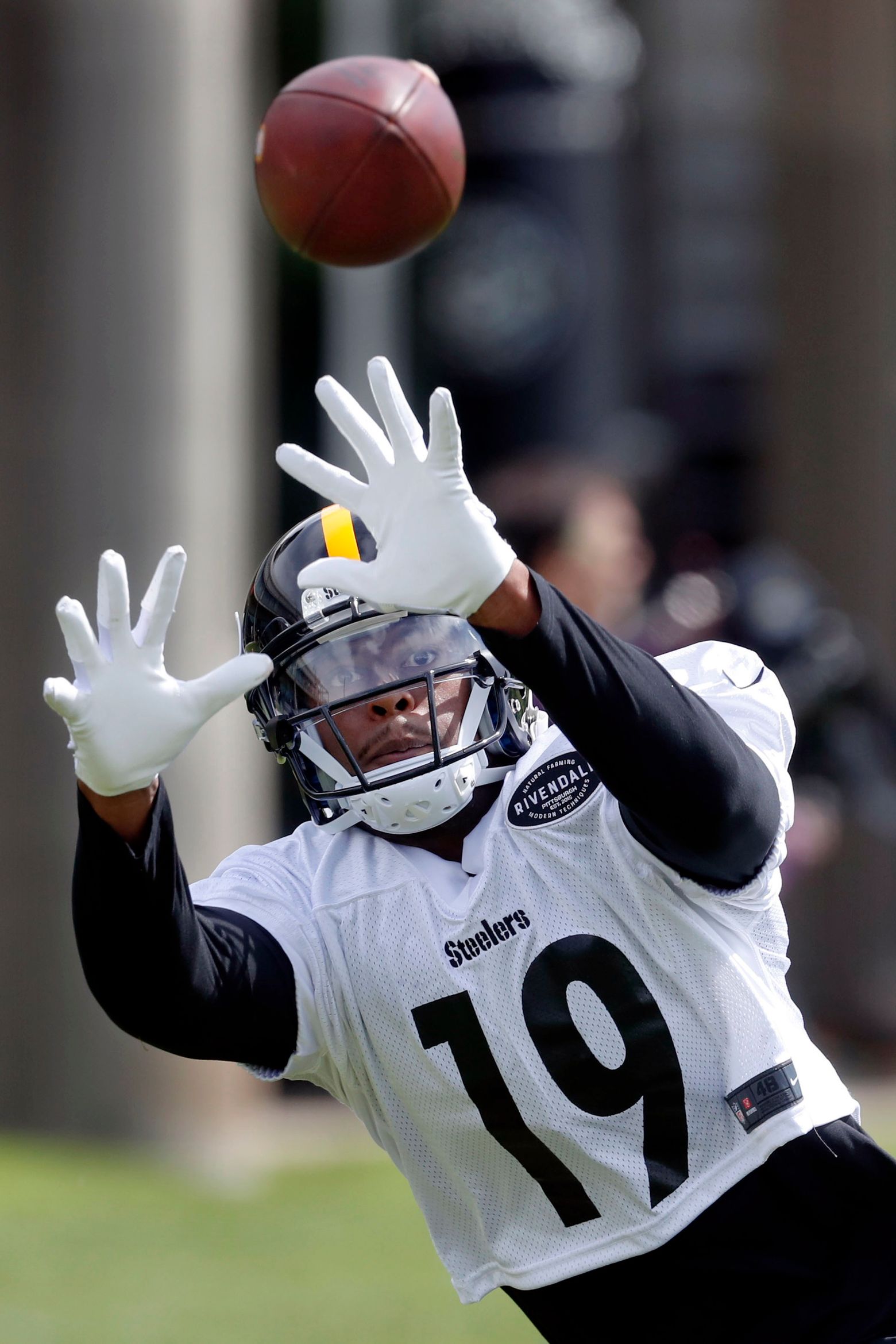 Former Steelers WR JuJu Smith-Schuster Plays Major Role In Super