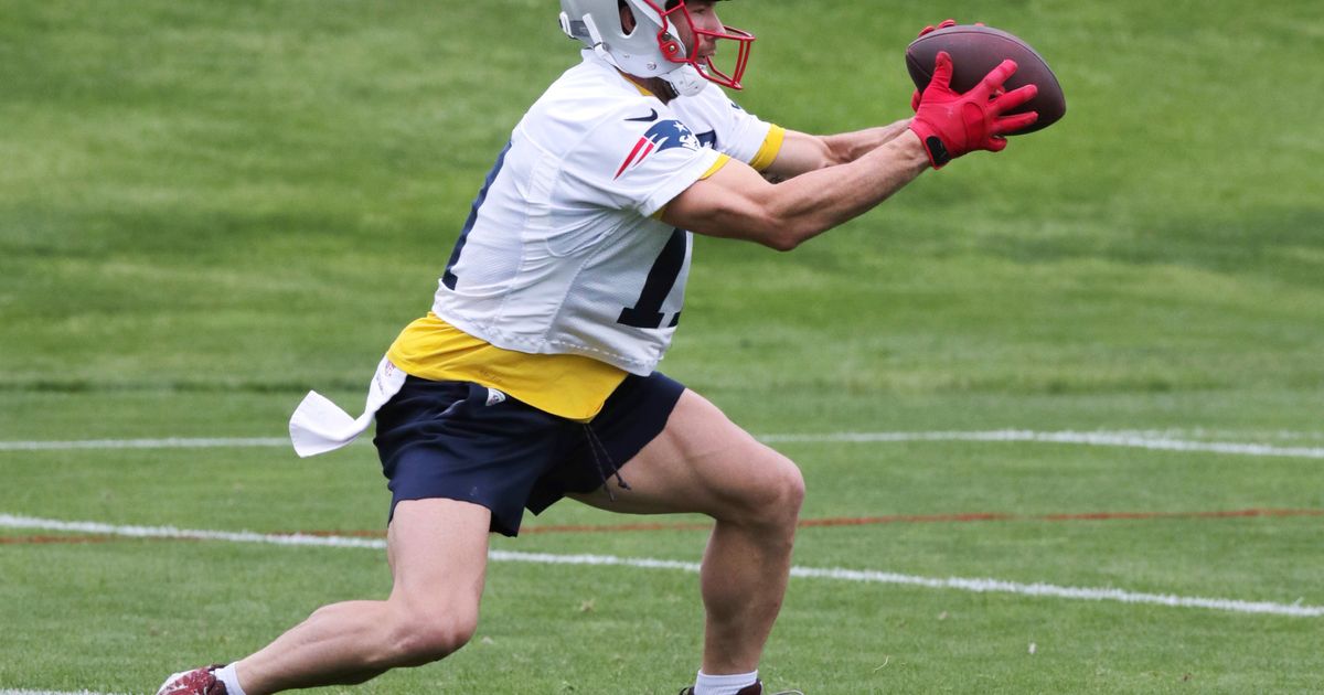 Julian Edelman explains why he wears the tiniest jersey possible