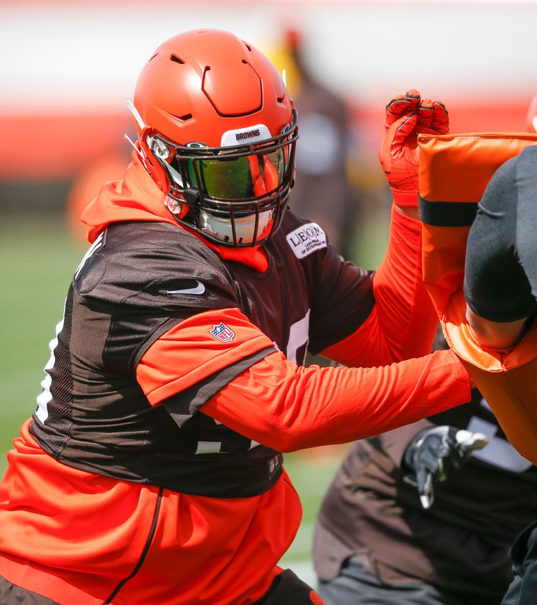 Browns Jarvis Landry returns to the practice field